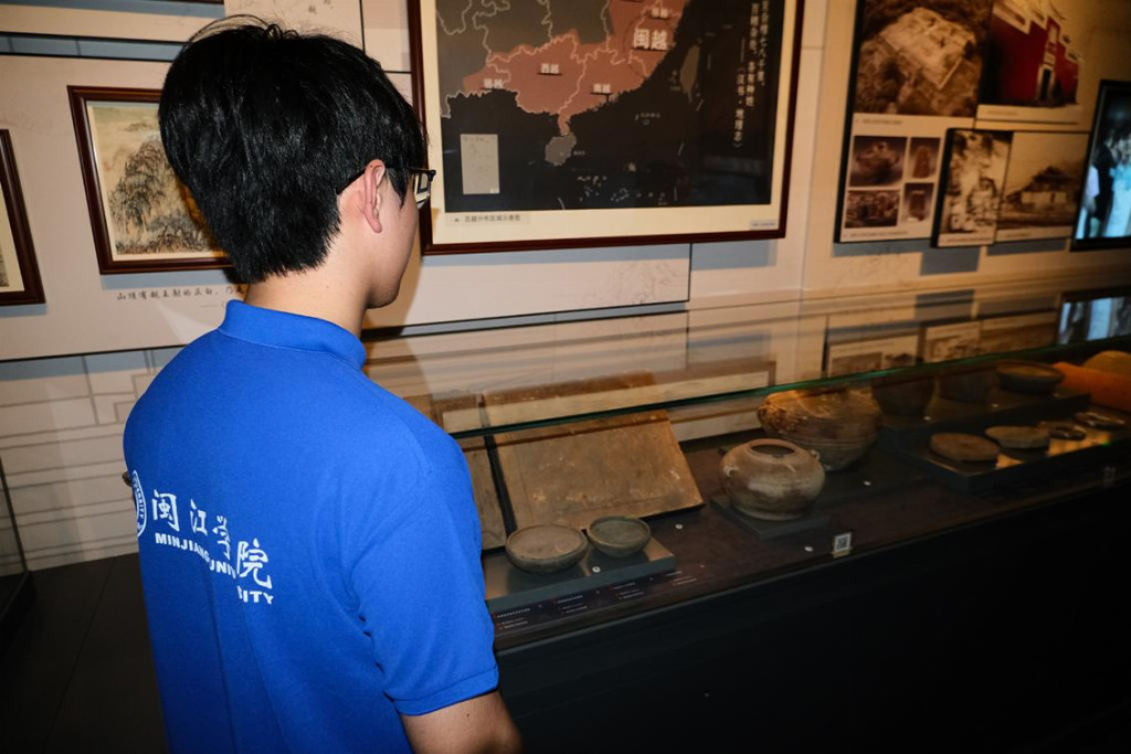 闽院学子探访千年瓷艺，助力非遗焕发新生机