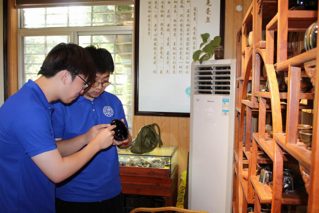 闽院学子探访千年瓷艺，助力非遗焕发新生机