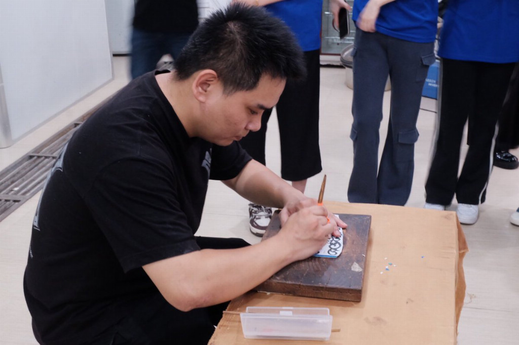 【千年海丝路 非遗新传承】 ——闽院学子解码泉州非遗文化活态传承。