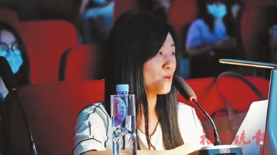 “小小萤火虫凑在一起就能照亮一片天” “小小萤火虫凑在一起就能照亮一片天”